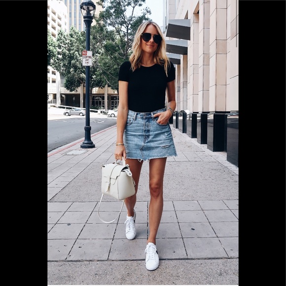 Levis Denim Mini Skirt, Frayed Distress Hem - Picture 3 of 8